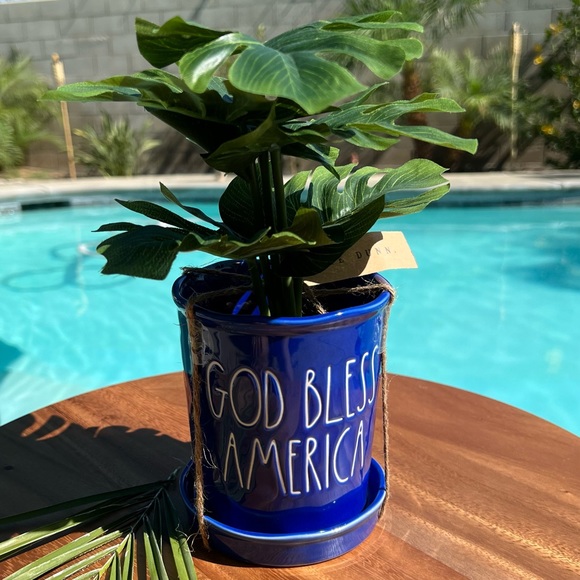 ❌SOLD❌ Rae Dunn | NWT GOD BLESS AMERICA Plant Pot & Tray, Royal Blue & White - Picture 11 of 11